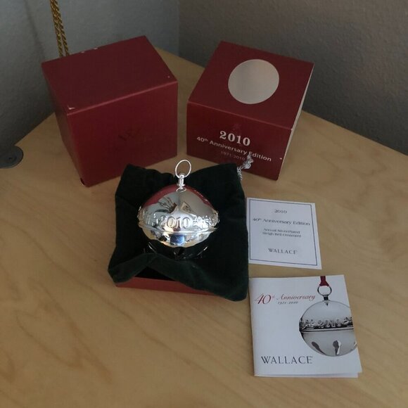 Wallace Silversmiths 2010 Silver Sleigh Bell - 40th Anniversary Edition - Picture 2 of 16
